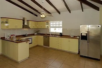 *** Apartahotel Yacht Club Apartments Bonaire Bonaire, Saint Eustatius y Saba