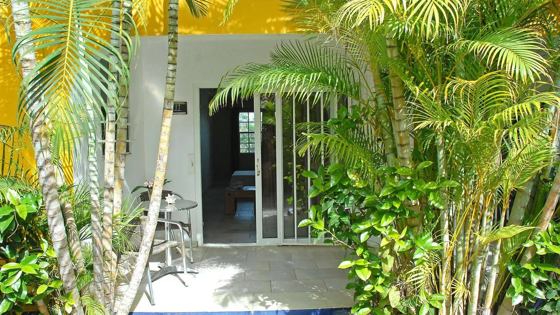 Yacht Club Apartments Bonaire