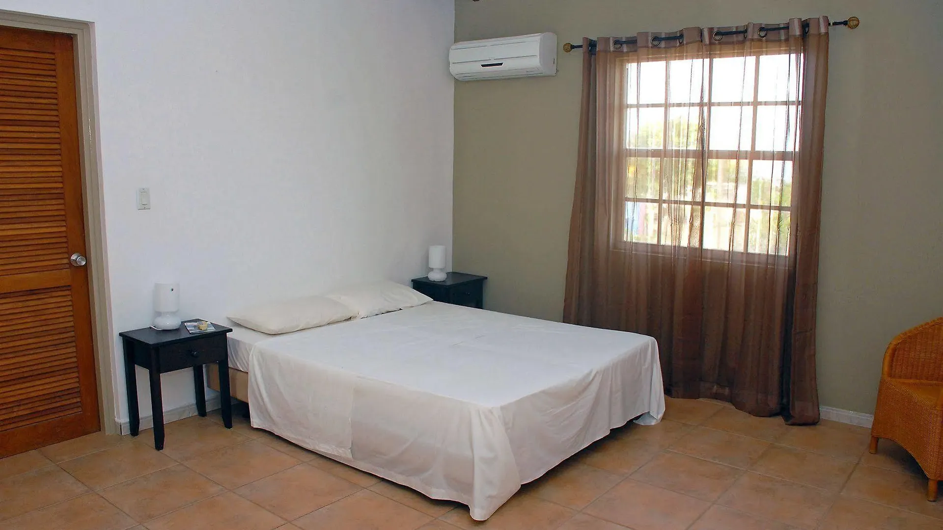 Yacht Club Apartments Bonaire